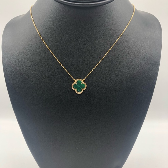 18k Malachite Clover Necklace - Picture 7 of 10